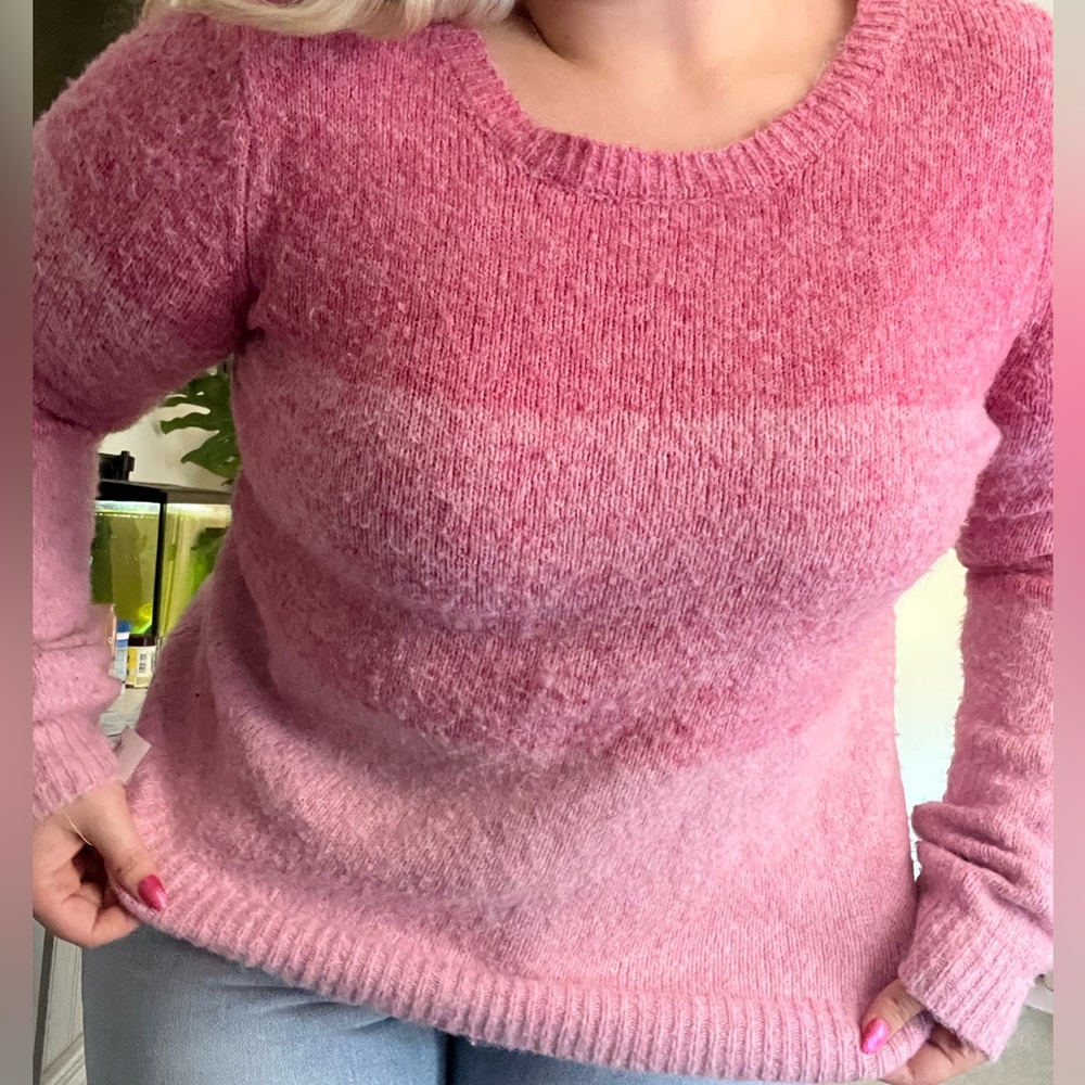 Chic Ombré Pink Sweater